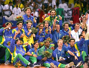 comemoração Brasil vôlei Olimpíadas 2004 (Foto: Getty Images)