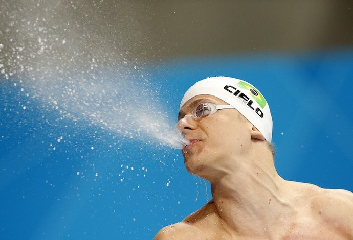 Cesar Cielo conquista o ouro nos 50m borboleta (Foto: Divulgação/Federação Francesa)